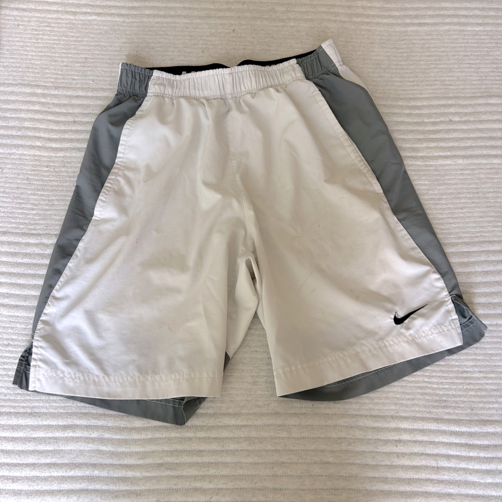 men’s nike shorts size small